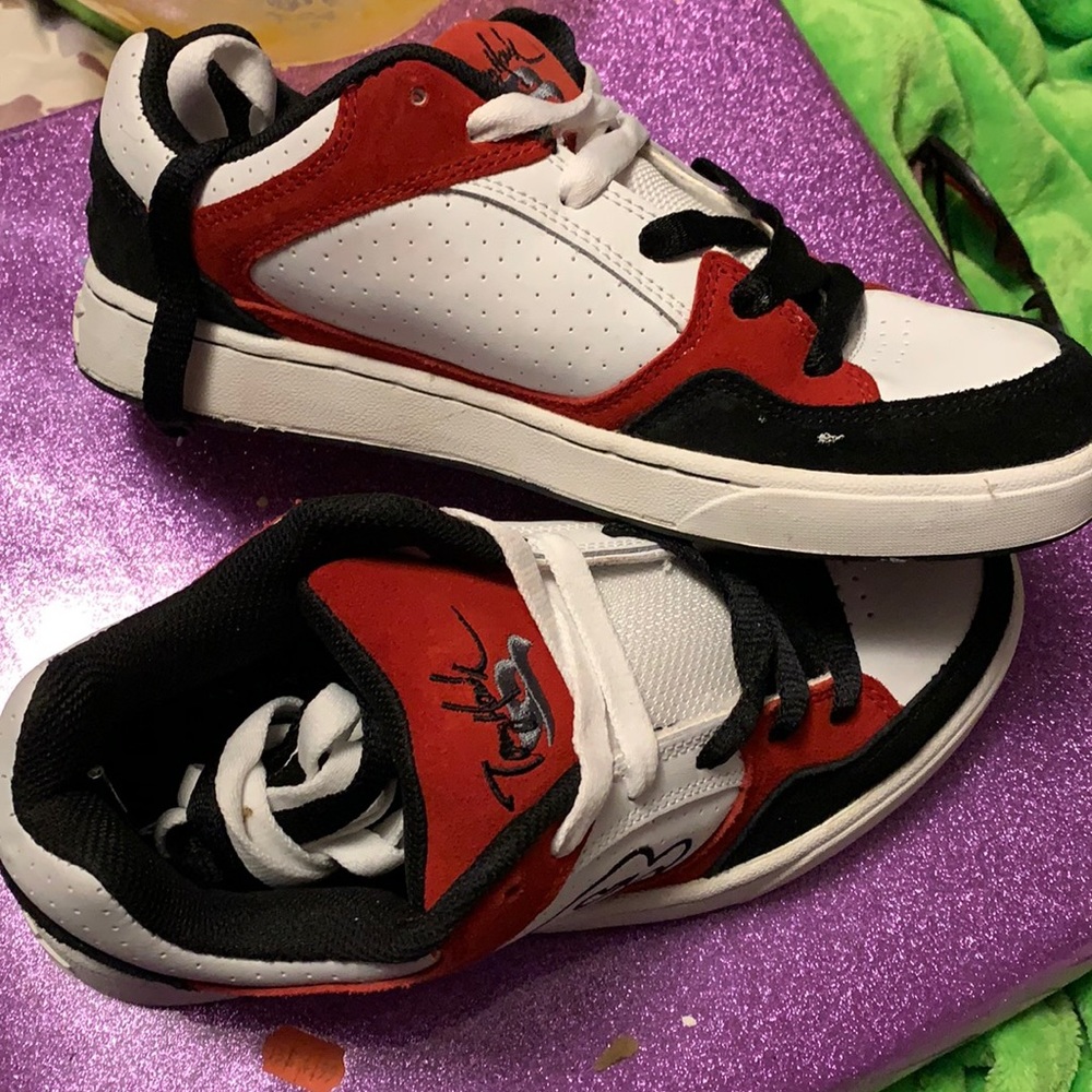 Vintage tony hawk men’s shoes size 7 med.